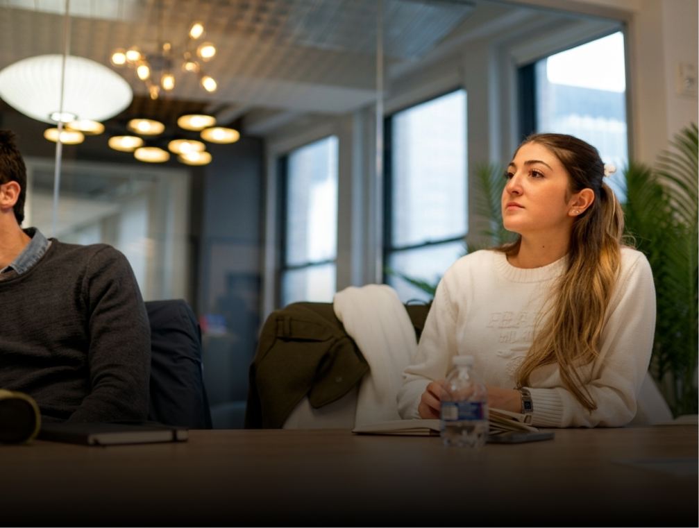 After a Genoa session on finding a niche, Giulia pivoted and closed her first customer.